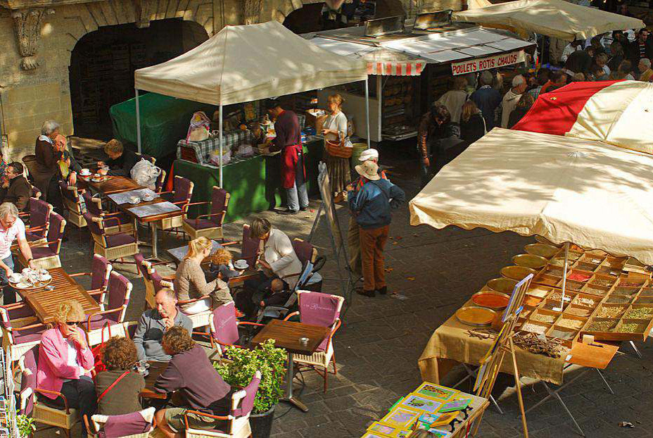 Le marché d'Uzès, élu plus beau marché d'Occitanie