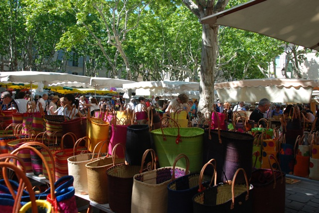 Le marché d'Uzès, élu plus beau marché d'Occitanie